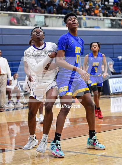 Thumbnail 3 in Washington vs Center (UIL 4A Reg III Semifinal) photogallery.