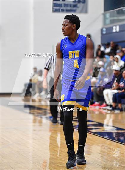 Thumbnail 2 in Washington vs Center (UIL 4A Reg III Semifinal) photogallery.