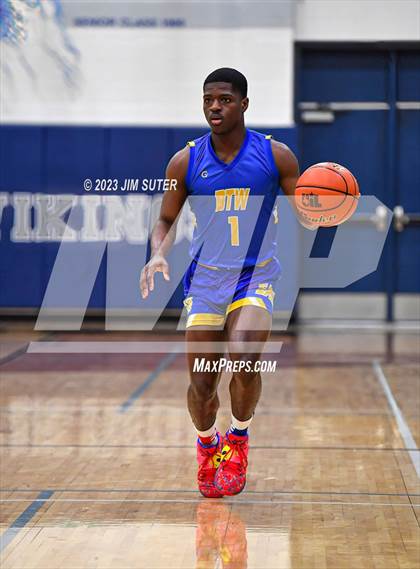 Thumbnail 3 in Washington vs Center (UIL 4A Reg III Semifinal) photogallery.