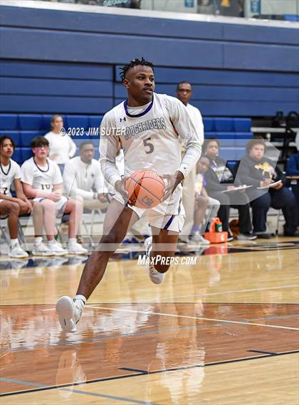 Thumbnail 3 in Washington vs Center (UIL 4A Reg III Semifinal) photogallery.