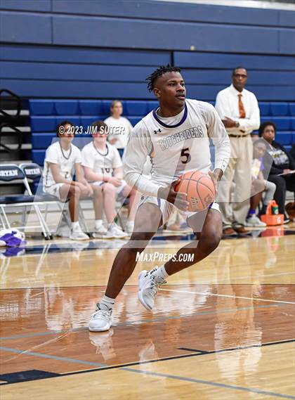 Thumbnail 1 in Washington vs Center (UIL 4A Reg III Semifinal) photogallery.