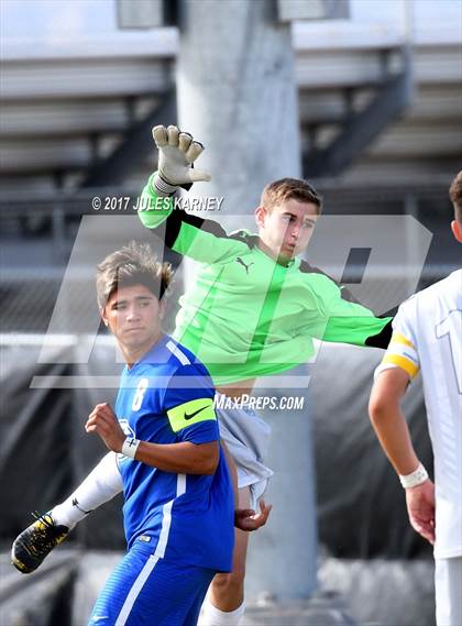 Thumbnail 3 in Desert Oasis vs Bishop Gorman photogallery.