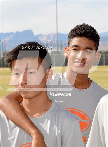 Thumbnail 3 in Desert Oasis vs Bishop Gorman photogallery.