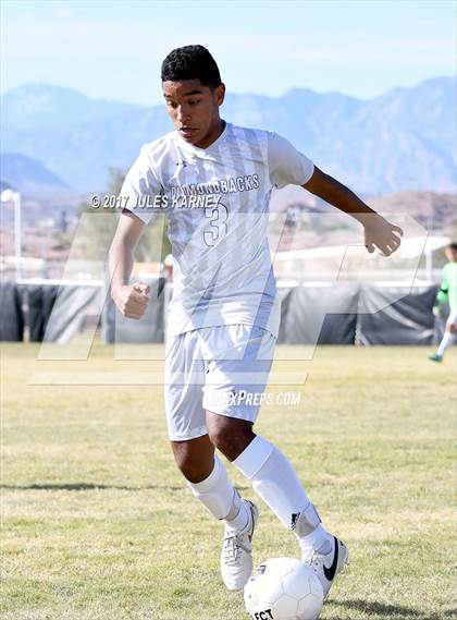 Thumbnail 3 in Desert Oasis vs Bishop Gorman photogallery.
