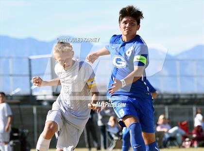 Thumbnail 3 in Desert Oasis vs Bishop Gorman photogallery.
