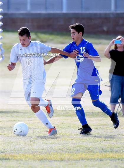 Thumbnail 2 in Desert Oasis vs Bishop Gorman photogallery.