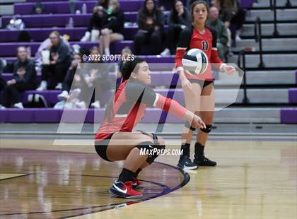 Thumbnail 1 in Unioto vs. Circleville (OHSAA D2 District) photogallery.