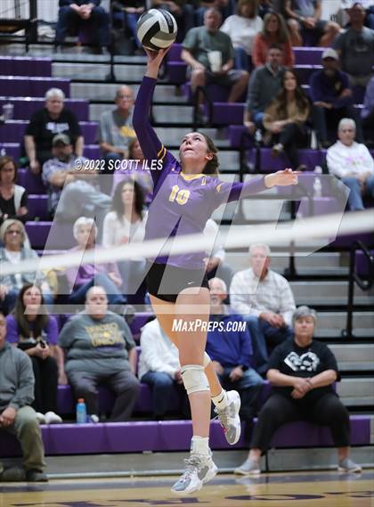 Thumbnail 1 in Unioto vs. Circleville (OHSAA D2 District) photogallery.