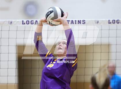 Thumbnail 2 in Unioto vs. Circleville (OHSAA D2 District) photogallery.