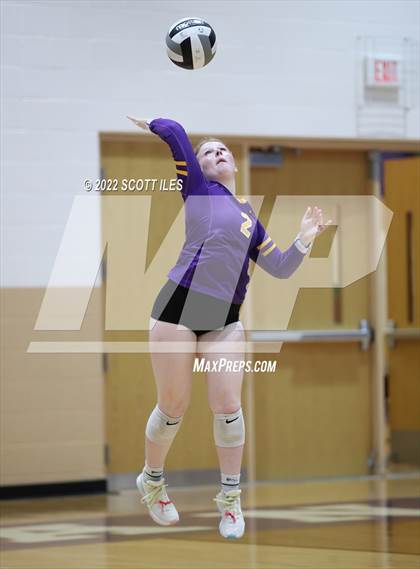 Thumbnail 3 in Unioto vs. Circleville (OHSAA D2 District) photogallery.