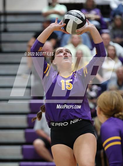 Thumbnail 1 in Unioto vs. Circleville (OHSAA D2 District) photogallery.