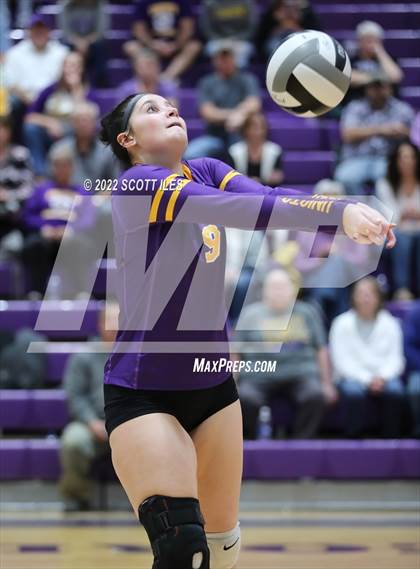 Thumbnail 3 in Unioto vs. Circleville (OHSAA D2 District) photogallery.