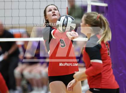 Thumbnail 3 in Unioto vs. Circleville (OHSAA D2 District) photogallery.