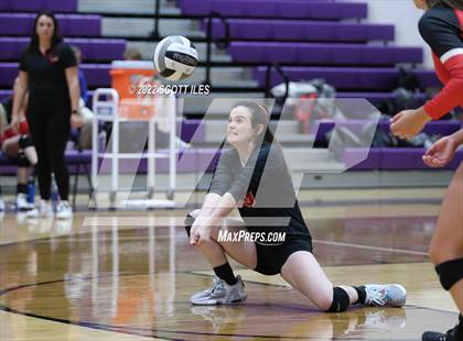 Thumbnail 2 in Unioto vs. Circleville (OHSAA D2 District) photogallery.
