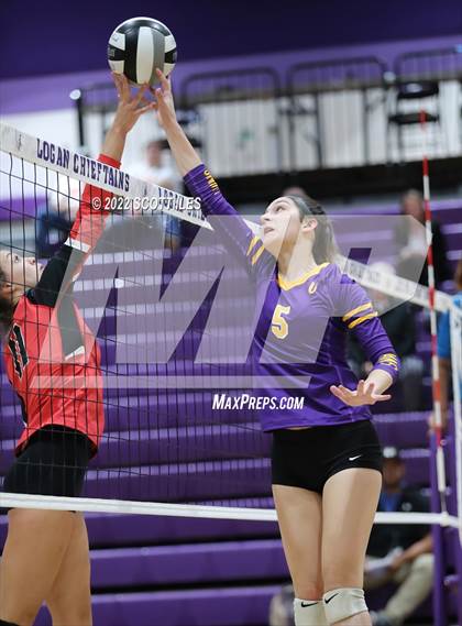 Thumbnail 3 in Unioto vs. Circleville (OHSAA D2 District) photogallery.