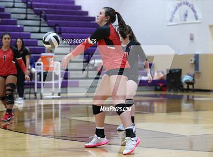 Thumbnail 1 in Unioto vs. Circleville (OHSAA D2 District) photogallery.