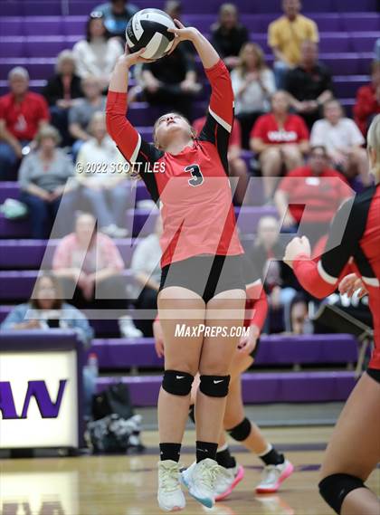 Thumbnail 1 in Unioto vs. Circleville (OHSAA D2 District) photogallery.