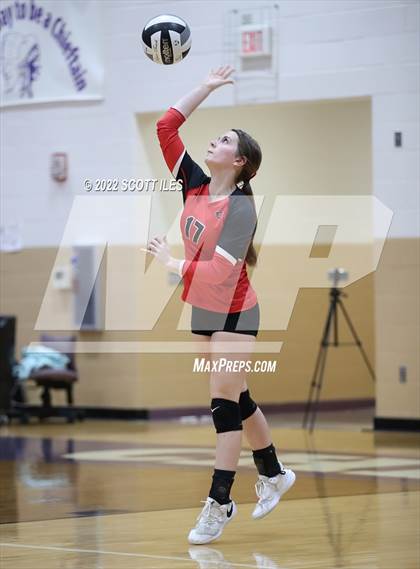 Thumbnail 1 in Unioto vs. Circleville (OHSAA D2 District) photogallery.