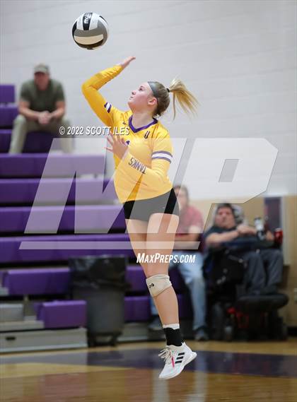 Thumbnail 2 in Unioto vs. Circleville (OHSAA D2 District) photogallery.