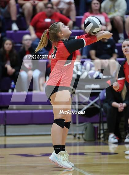 Thumbnail 3 in Unioto vs. Circleville (OHSAA D2 District) photogallery.