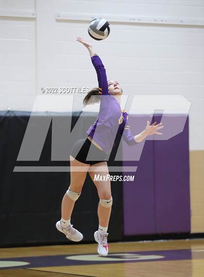 Thumbnail 2 in Unioto vs. Circleville (OHSAA D2 District) photogallery.