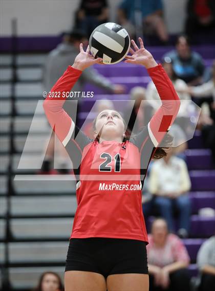 Thumbnail 2 in Unioto vs. Circleville (OHSAA D2 District) photogallery.