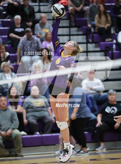 Thumbnail 2 in Unioto vs. Circleville (OHSAA D2 District) photogallery.