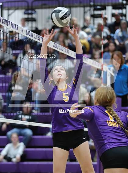 Thumbnail 2 in Unioto vs. Circleville (OHSAA D2 District) photogallery.