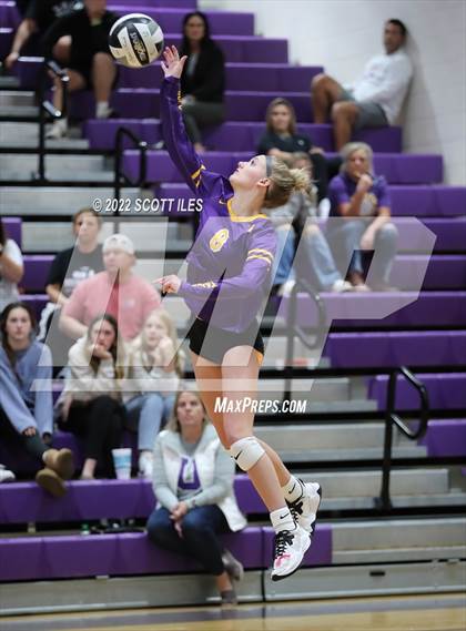 Thumbnail 3 in Unioto vs. Circleville (OHSAA D2 District) photogallery.