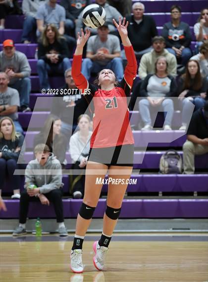 Thumbnail 3 in Unioto vs. Circleville (OHSAA D2 District) photogallery.