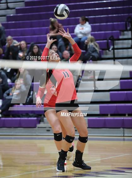 Thumbnail 3 in Unioto vs. Circleville (OHSAA D2 District) photogallery.