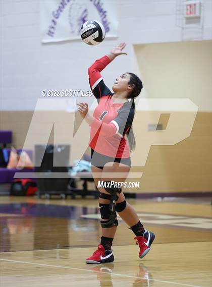 Thumbnail 3 in Unioto vs. Circleville (OHSAA D2 District) photogallery.