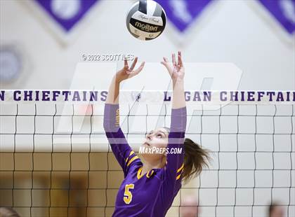 Thumbnail 2 in Unioto vs. Circleville (OHSAA D2 District) photogallery.