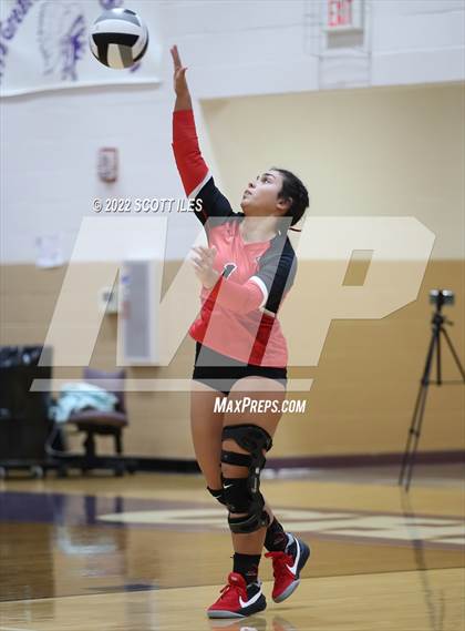 Thumbnail 1 in Unioto vs. Circleville (OHSAA D2 District) photogallery.