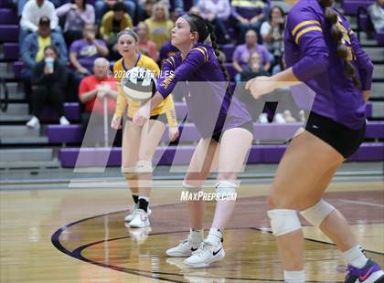 Thumbnail 2 in Unioto vs. Circleville (OHSAA D2 District) photogallery.