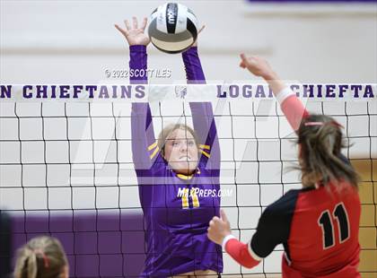 Thumbnail 1 in Unioto vs. Circleville (OHSAA D2 District) photogallery.