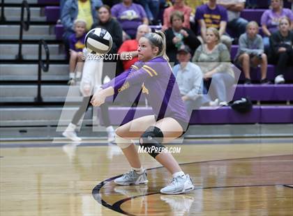 Thumbnail 3 in Unioto vs. Circleville (OHSAA D2 District) photogallery.