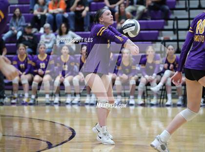 Thumbnail 1 in Unioto vs. Circleville (OHSAA D2 District) photogallery.