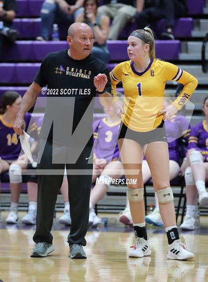 Thumbnail 2 in Unioto vs. Circleville (OHSAA D2 District) photogallery.