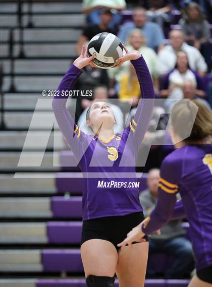 Thumbnail 1 in Unioto vs. Circleville (OHSAA D2 District) photogallery.