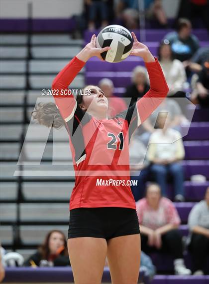 Thumbnail 3 in Unioto vs. Circleville (OHSAA D2 District) photogallery.