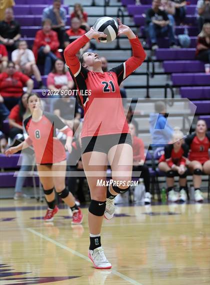 Thumbnail 1 in Unioto vs. Circleville (OHSAA D2 District) photogallery.
