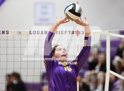Thumbnail 2 in Unioto vs. Circleville (OHSAA D2 District) photogallery.