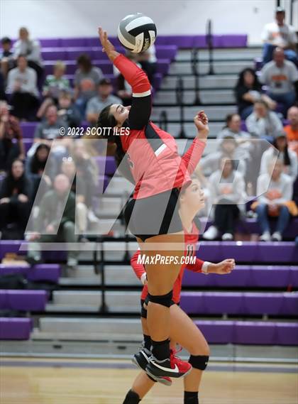 Thumbnail 1 in Unioto vs. Circleville (OHSAA D2 District) photogallery.