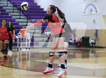 Thumbnail 2 in Unioto vs. Circleville (OHSAA D2 District) photogallery.