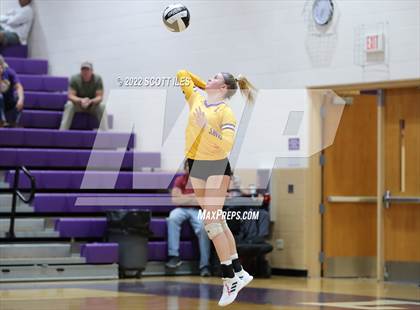 Thumbnail 3 in Unioto vs. Circleville (OHSAA D2 District) photogallery.