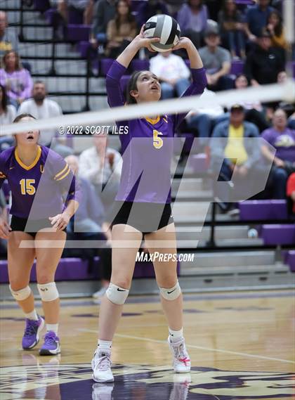Thumbnail 1 in Unioto vs. Circleville (OHSAA D2 District) photogallery.