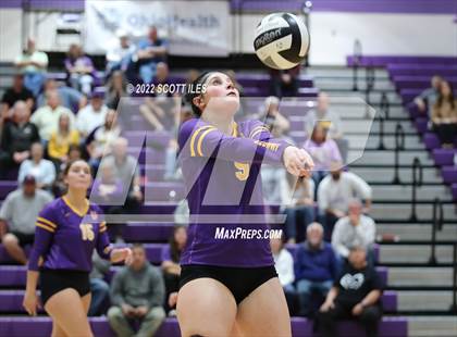 Thumbnail 3 in Unioto vs. Circleville (OHSAA D2 District) photogallery.