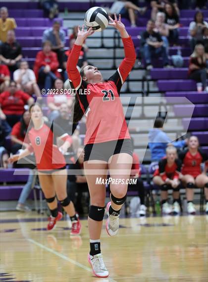 Thumbnail 2 in Unioto vs. Circleville (OHSAA D2 District) photogallery.