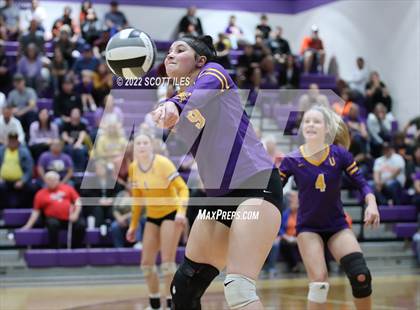 Thumbnail 3 in Unioto vs. Circleville (OHSAA D2 District) photogallery.